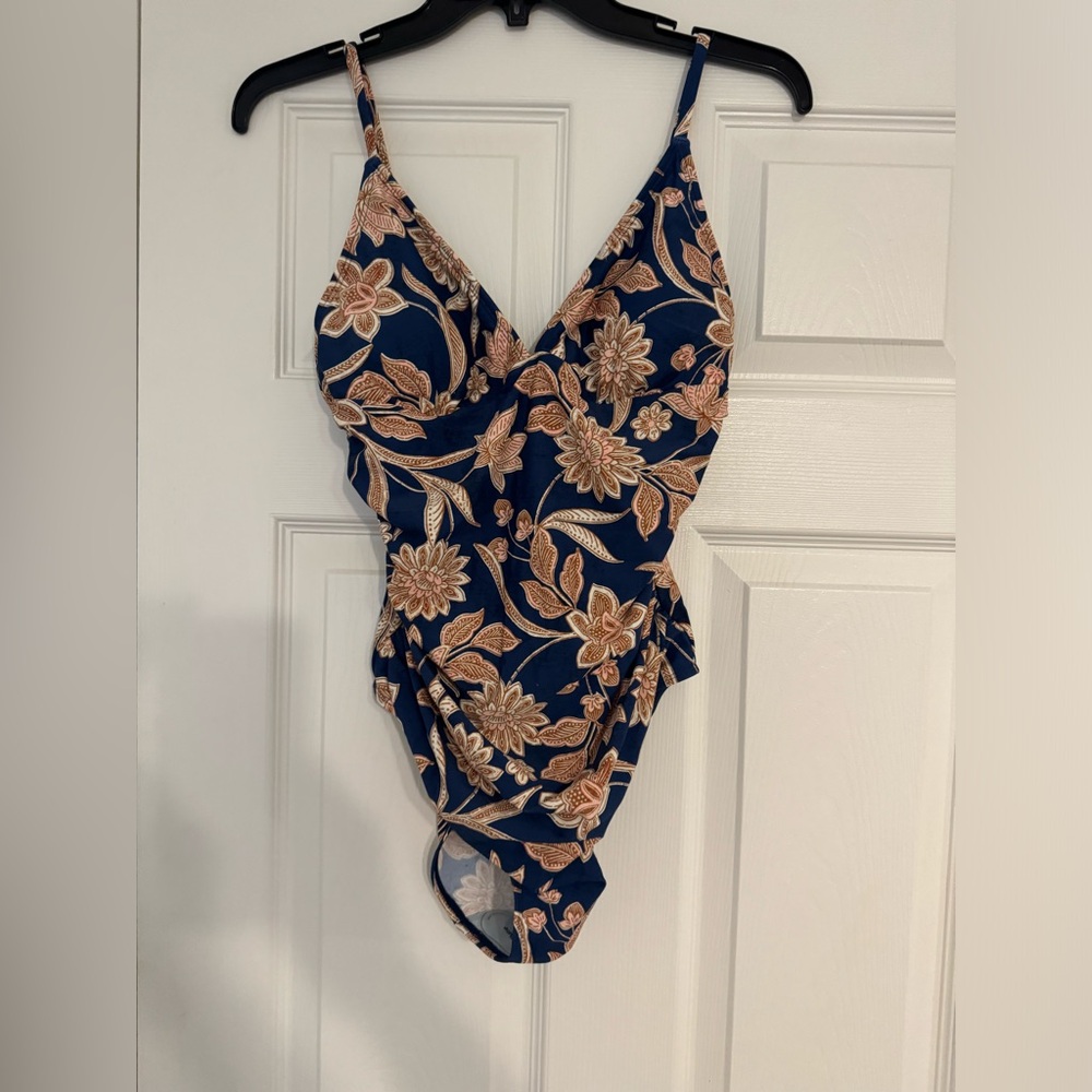 NWTS Cupshe floral swimsuit sz medium